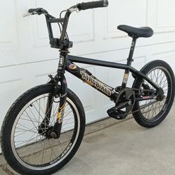20 INCH 2001 HARO SHREDDER FREESTYLE BMX BICYCLE  - READY TO RIDE 