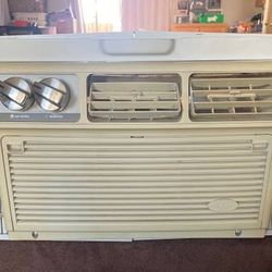 Whirlpool 5000 BTU Window Air Conditioner M# ACM052XH1