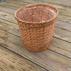 Wicker Trash Can / Potted Plant Holder