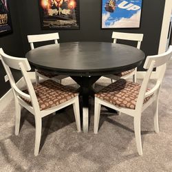 Round Table and Chairs (4)