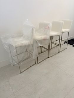 6 Brand New high chairs