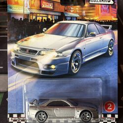 Hot Wheels Premium Boulevard Nissan Skyline Gtr R33
