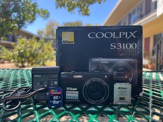Nikon Coolpix S3100 14.0MP Digital Camera - Black
