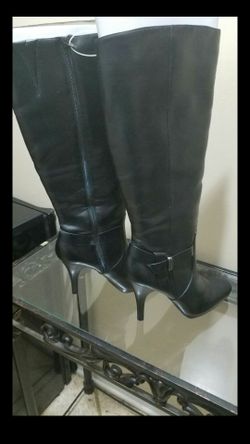 New - Ladies Size 10 black boots