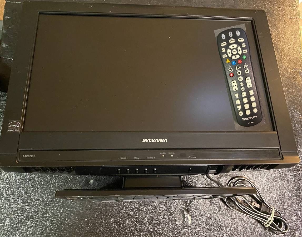 Slyvania 19" TV With Remote