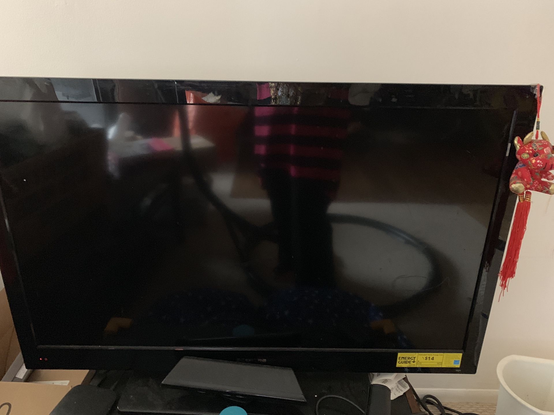 40 inch TV with tv stand