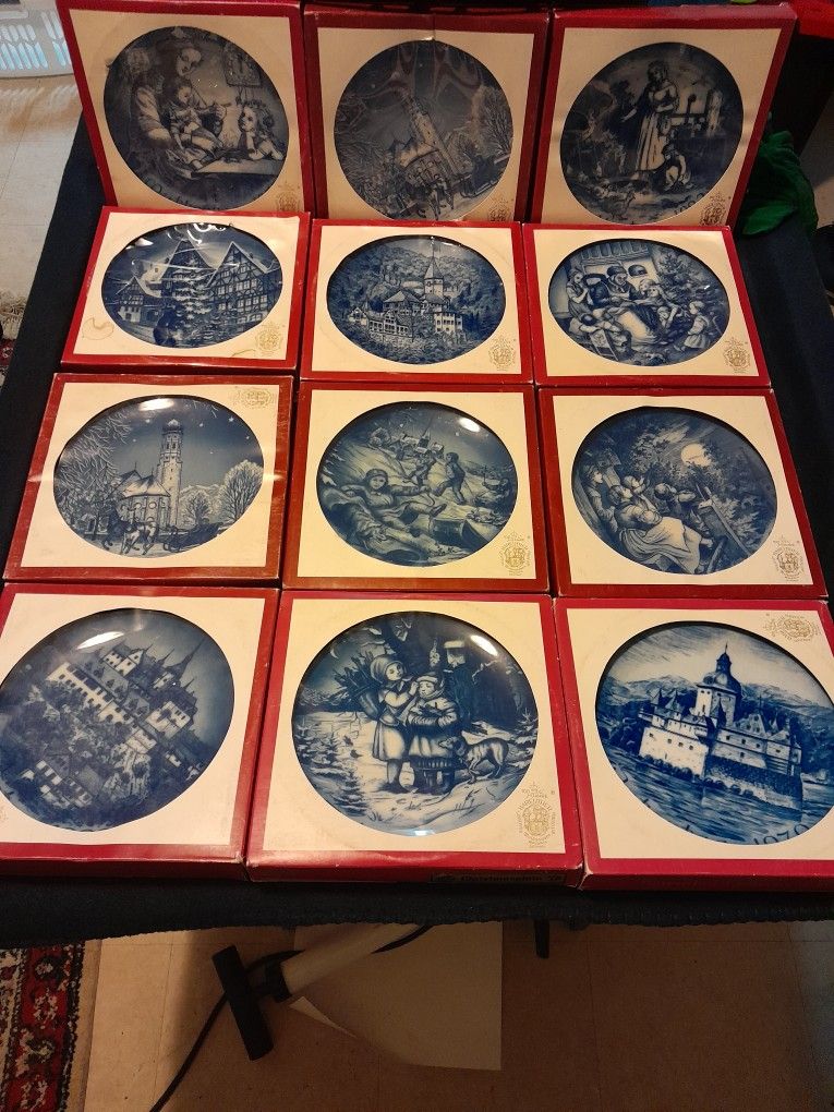 German Porcelain Decorative Christmas Plate Sets From 80s Amd 70sr0a