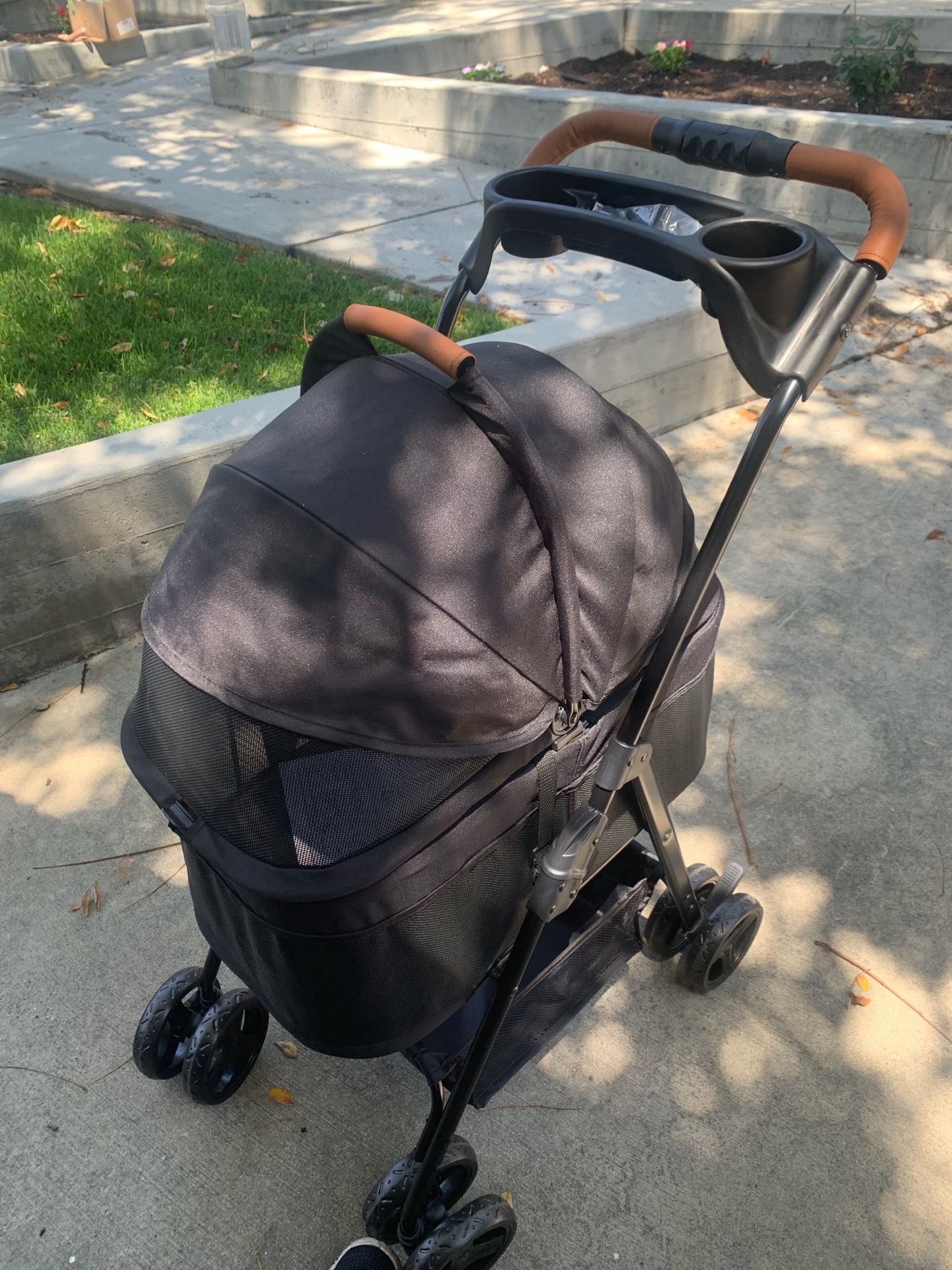 Dog stroller