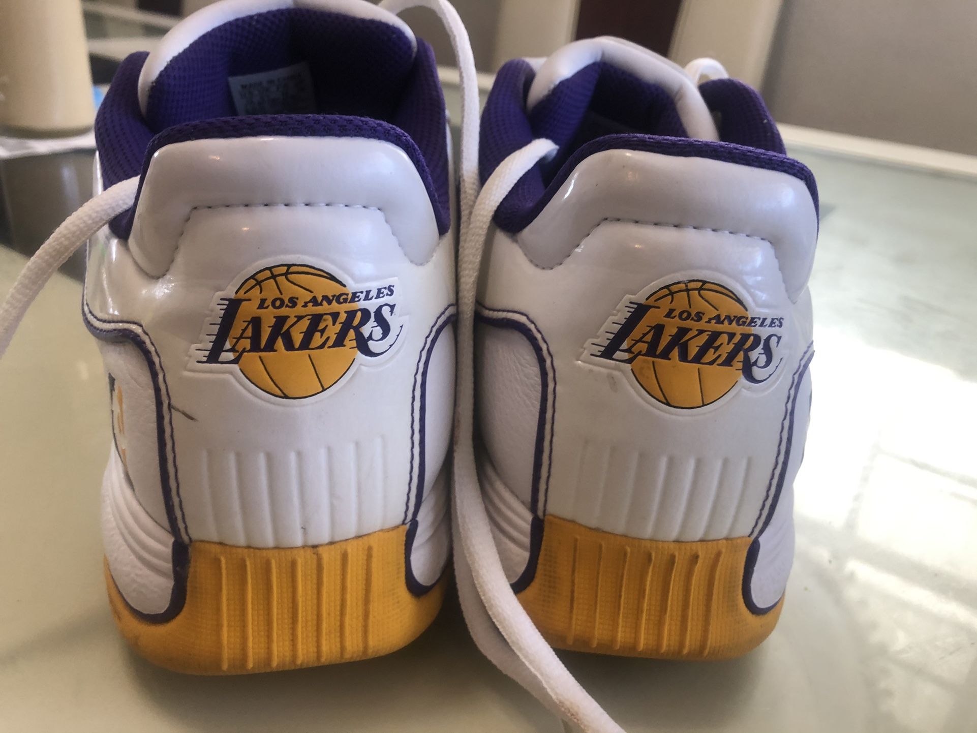 Rare Vintage Adidas Superstar 2G08 LA Lakers display picture 1