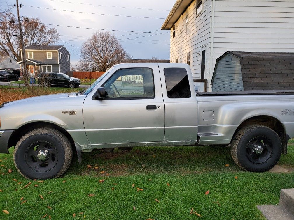 Ford Ranger Xlt Pickup Truck