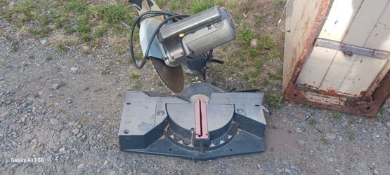 Older Craftsman 10-in compound miter saw