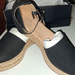 Waverly Black Shoes Size 6 (New)