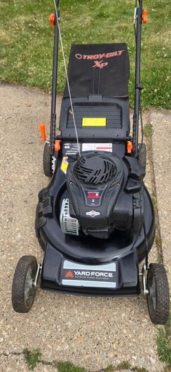 Yard force briggs and stratton 140cc lawnmower, side discharge 22inch Cut 4cycle gasoline