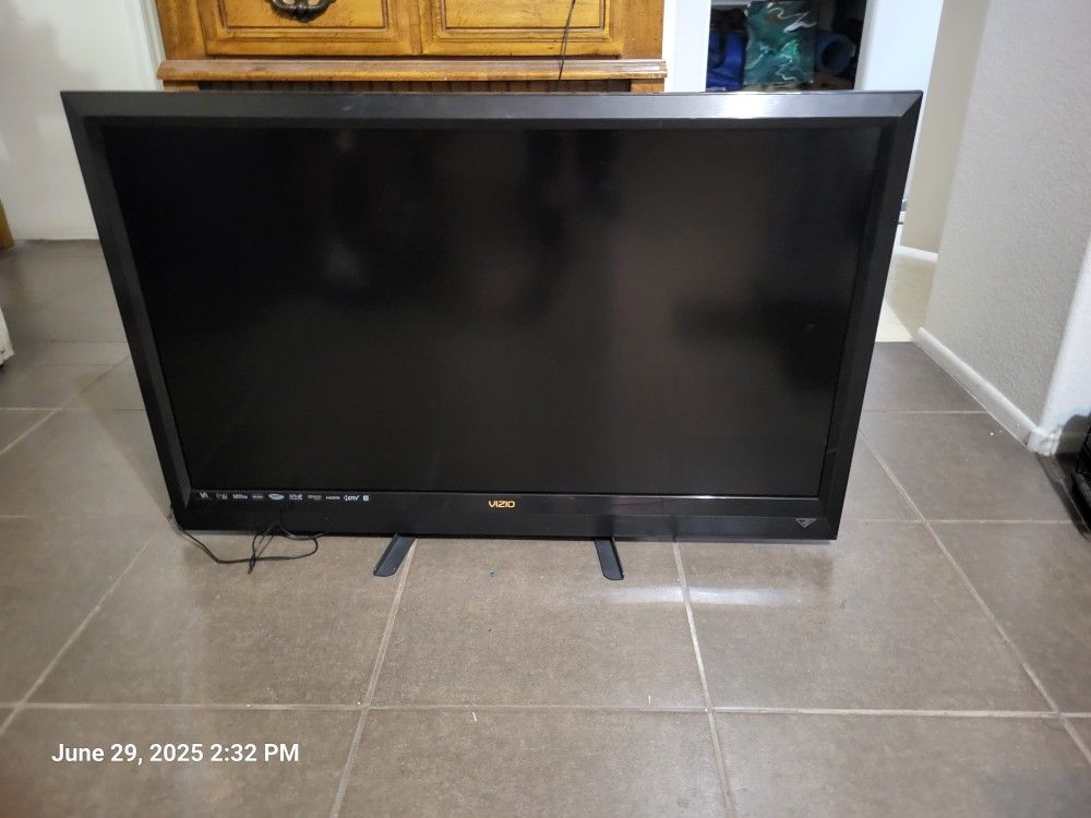 Vizio TV For Sale With Remote