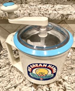 Vintage Donvier 1 Qt Hand Crank Ice Cream Maker