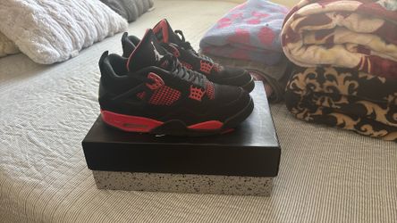 Jordan 4 Red thunders 8.5