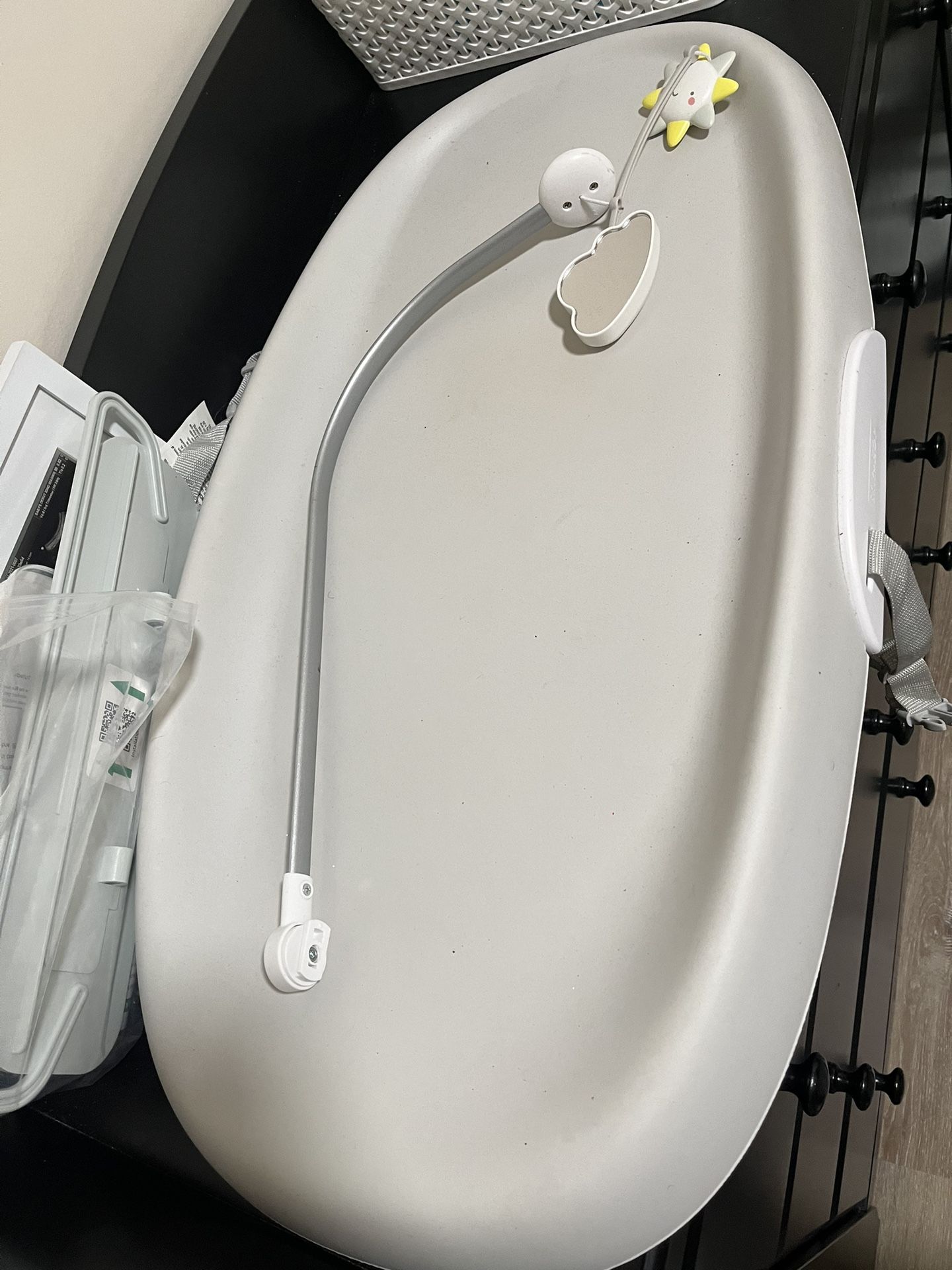 Changing Pad With Toy Bar