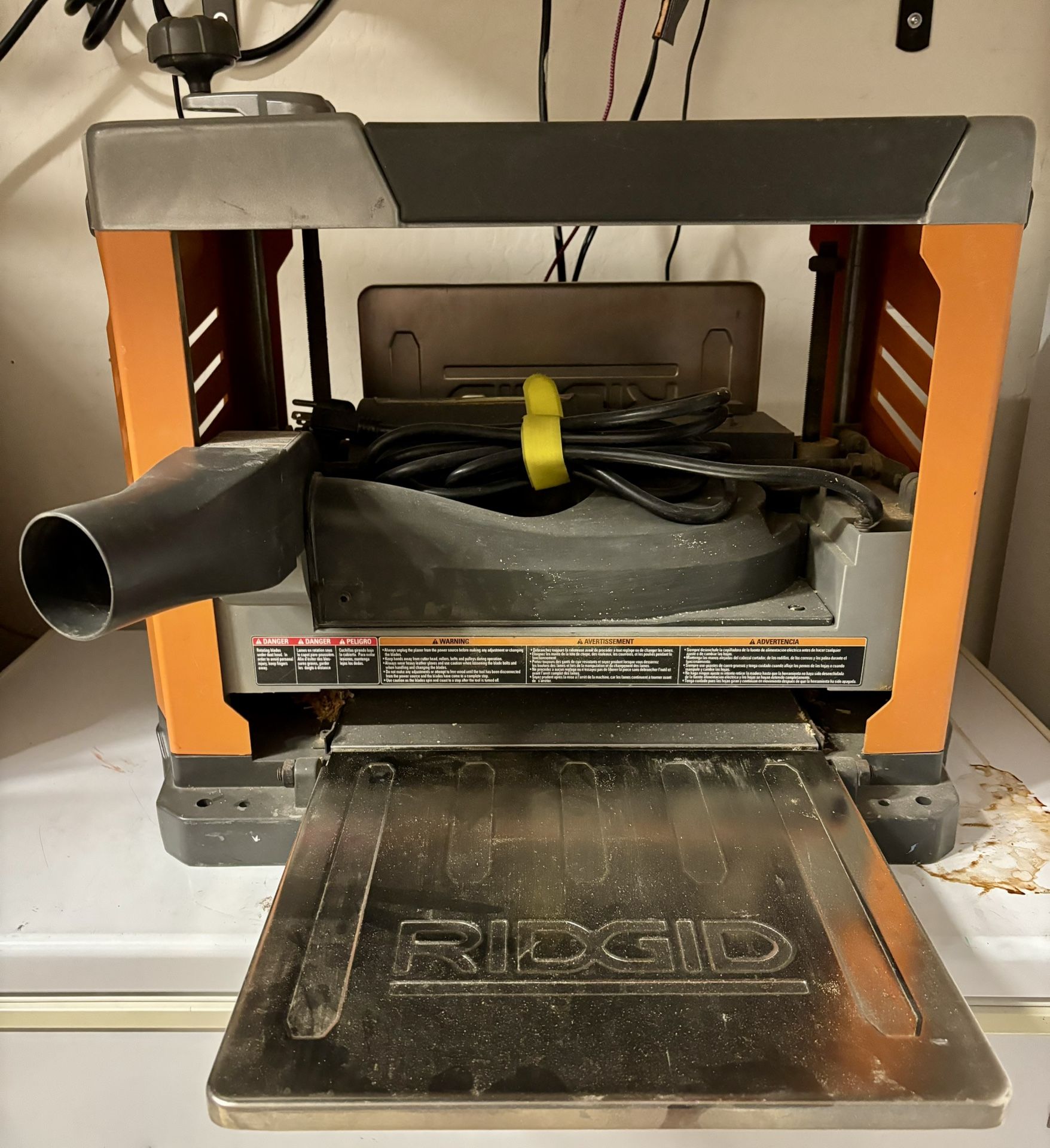 Rigid 13 in Thickness Planer