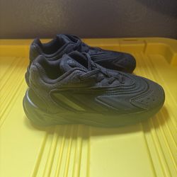 Ozelia Adidas kids shoes Size 10k Pre-owned