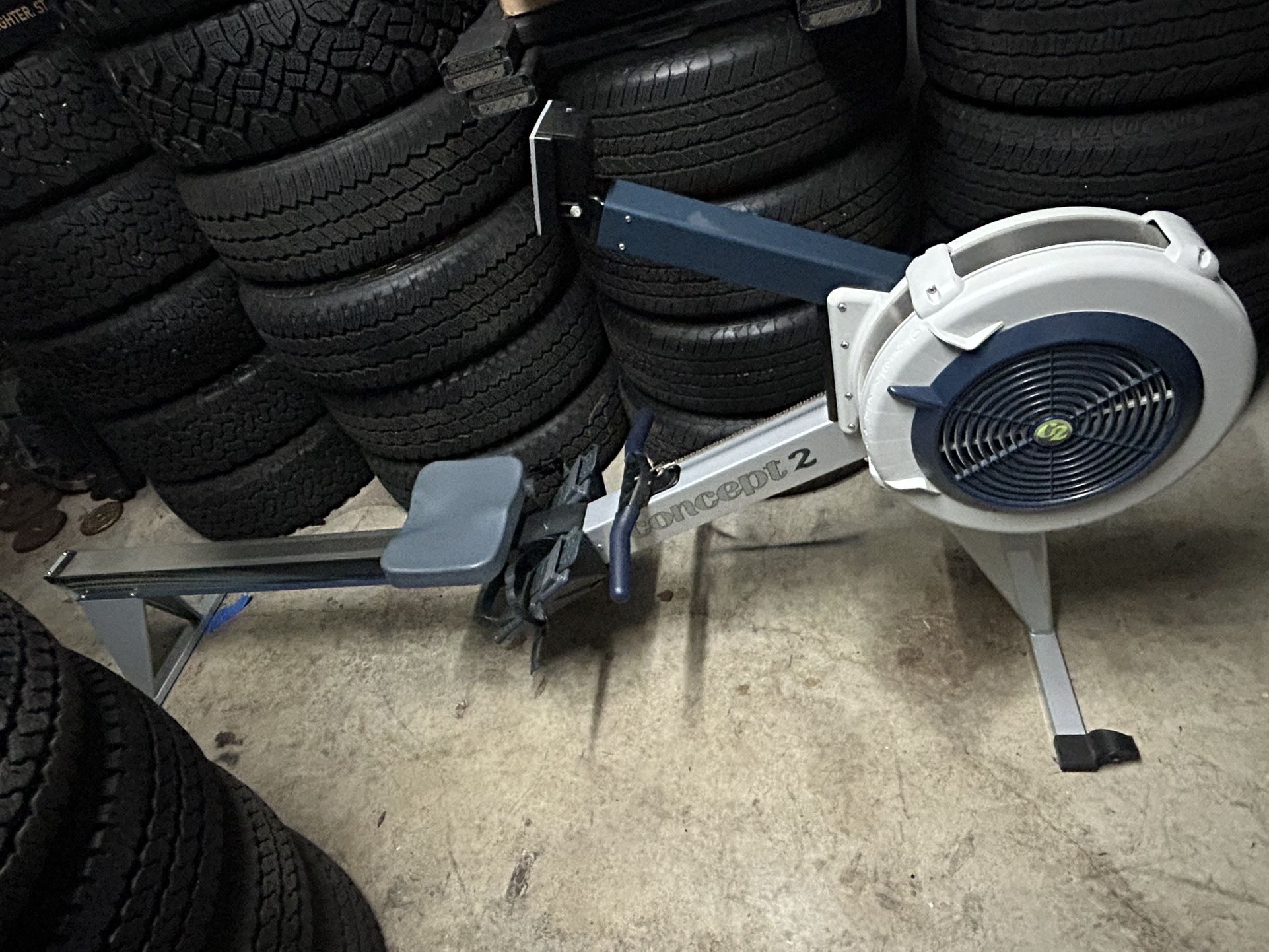 Like new Concept 2 rower pm4 heavy duty gym fitness exercise equipment cardio
