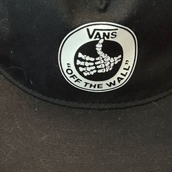 Vans black off the wall cap with white