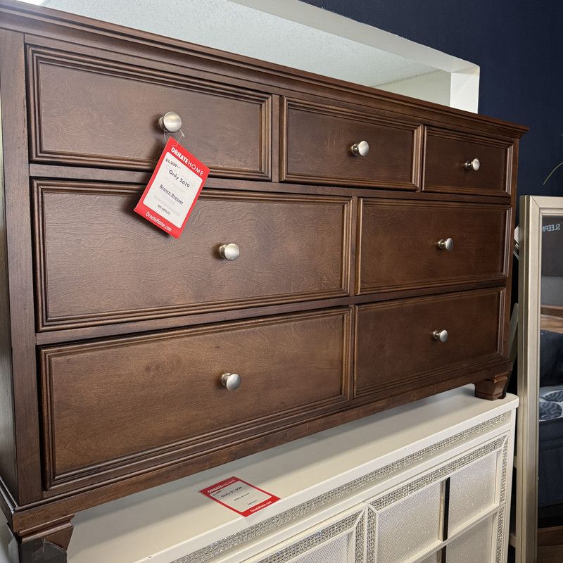 Brown Queen Bedroom Set / 3-piece