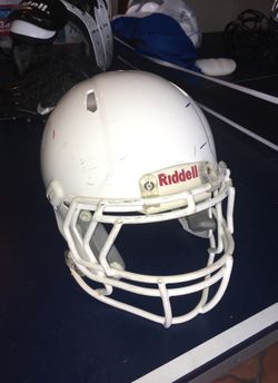 Riddell Revolution Speed Youth Young Adult Size Large With Face-mask AND Chinstrap