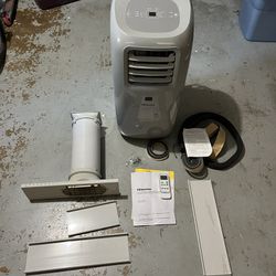 Hisense Portable Air conditioner - $225