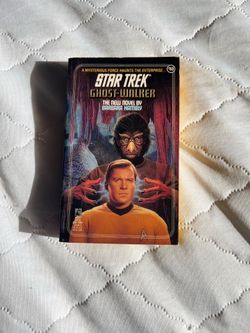 GOOD CONDITION - Star Trek Ghost-Walker Vintage Collectible Book
