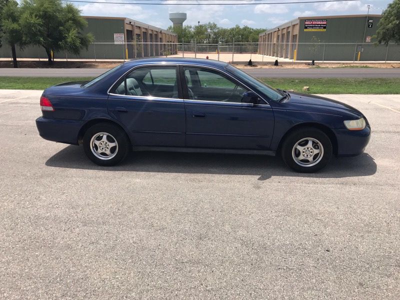 2002 HONDA ACCORD IMMACULATE CONDITION!