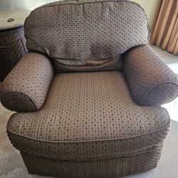 Sherrill Club chair with traditional rolled arms.