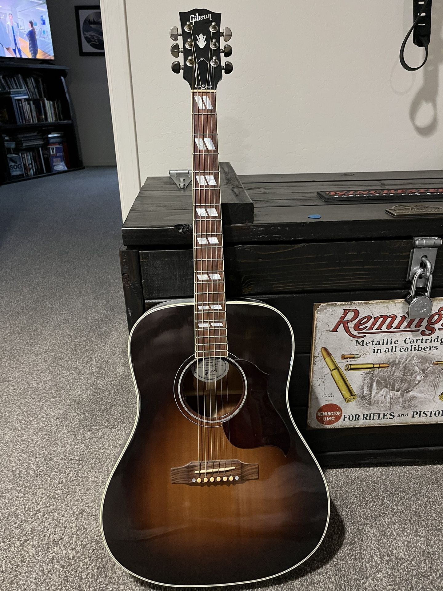Gibson Hummingbird Pro