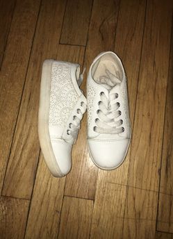 GIRLS HARDLY WORN REPORT SNEAKERS SIZE 1