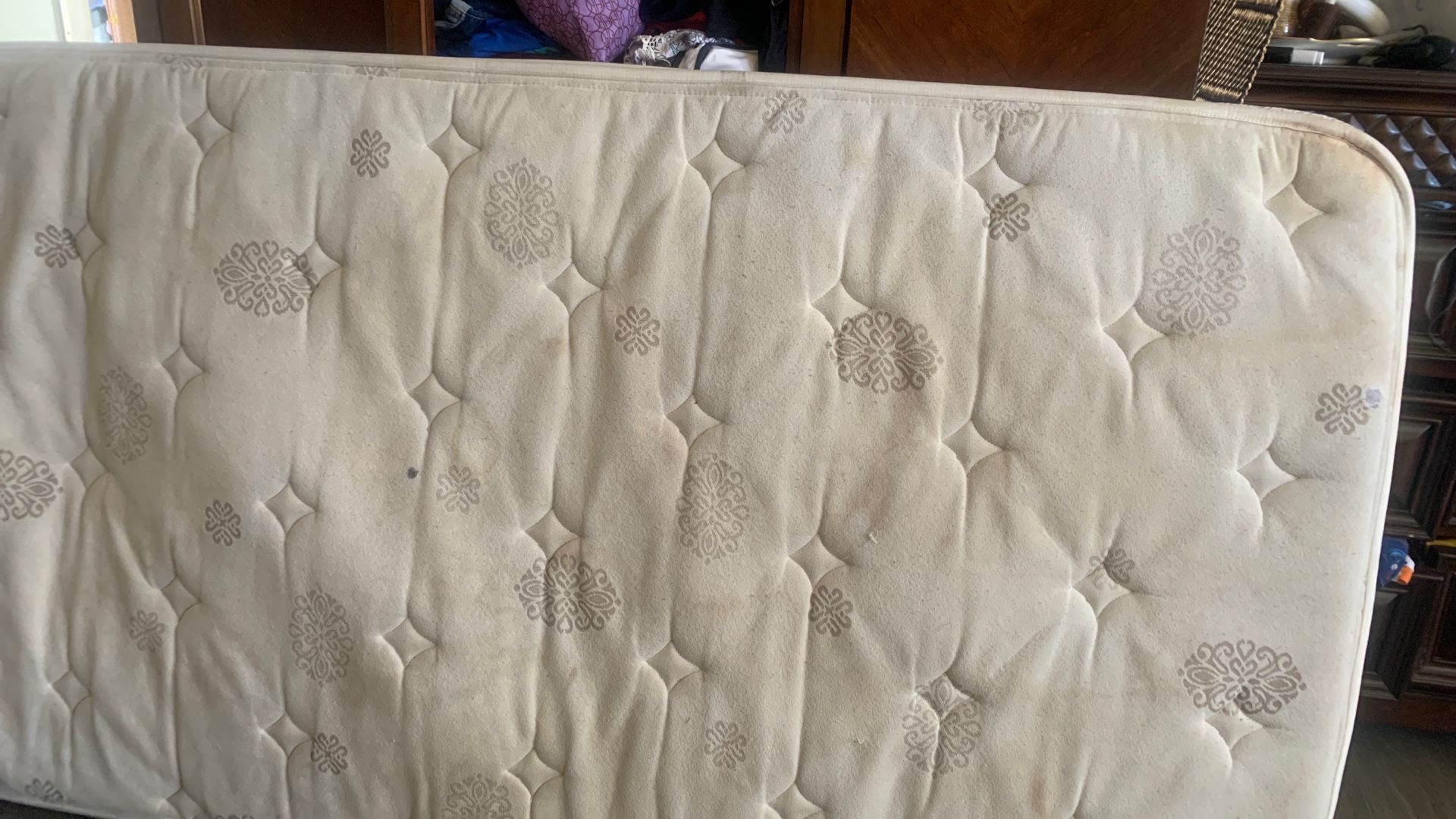 FREE MATTRESS TWIN BED