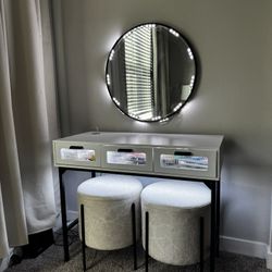 Makeup Vanity With Mirror