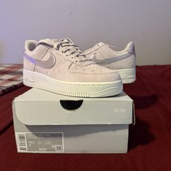 Nike Air Force 1 ‘07 Platinum Violet 