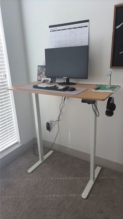 Electric adjustable office desk