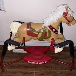 Radio Flyer Interactive Spring Riding Horse
