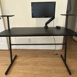 Black Desk