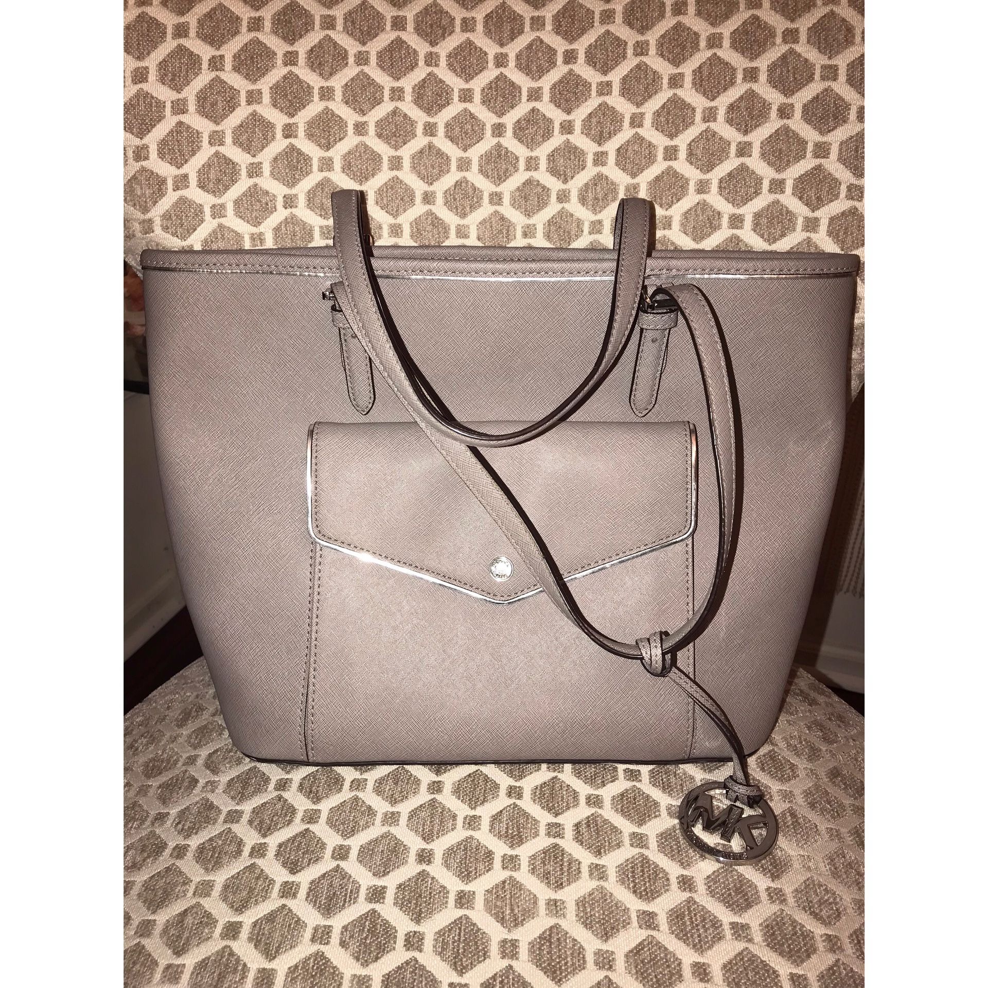 Michael Kors Jet Set Pocket Tote Bag