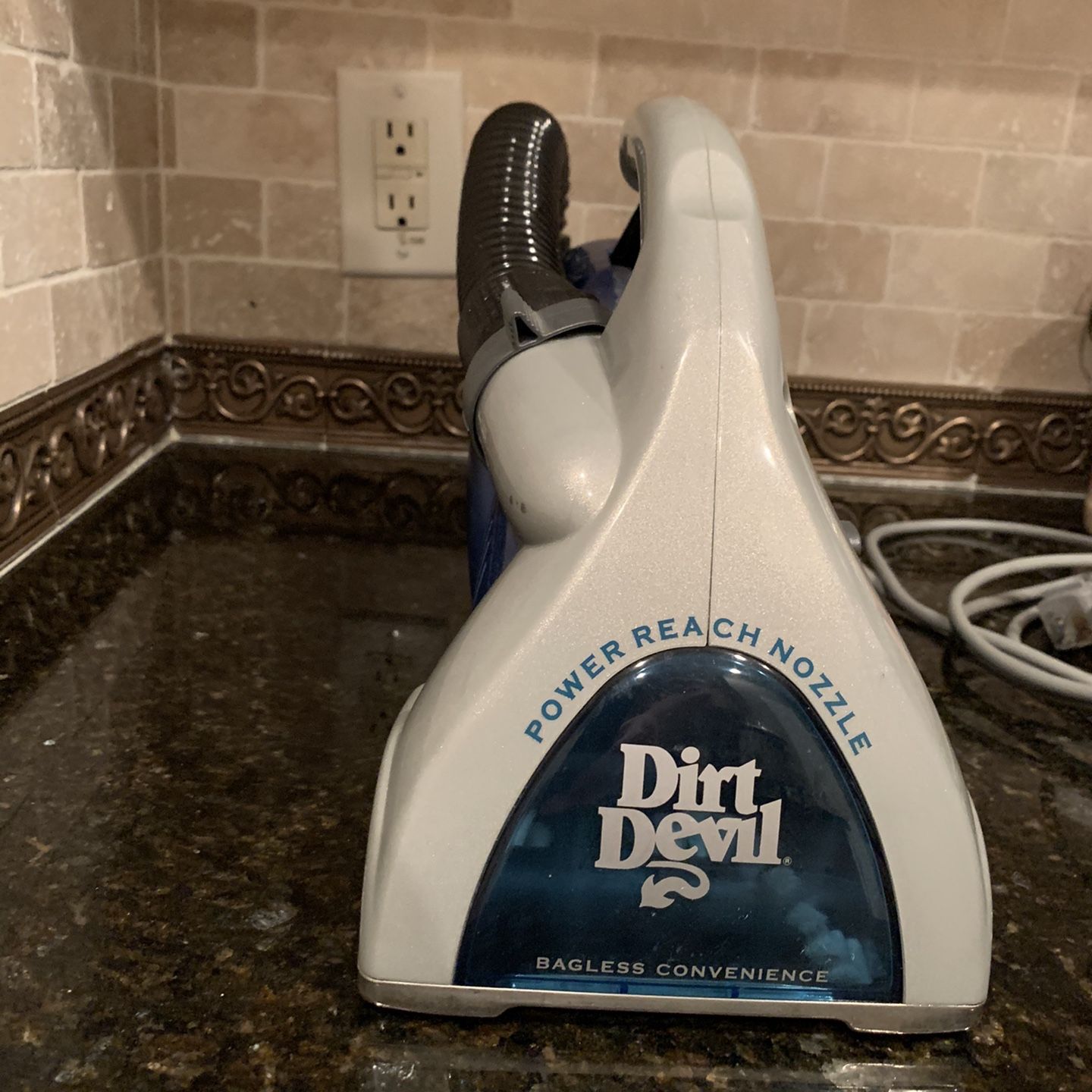 Dirt Devil Platinum Force Portable Vacuum Cleaner 08240 Royal