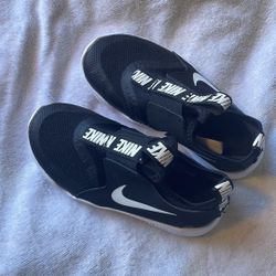 Kids Nike Runners Size 11