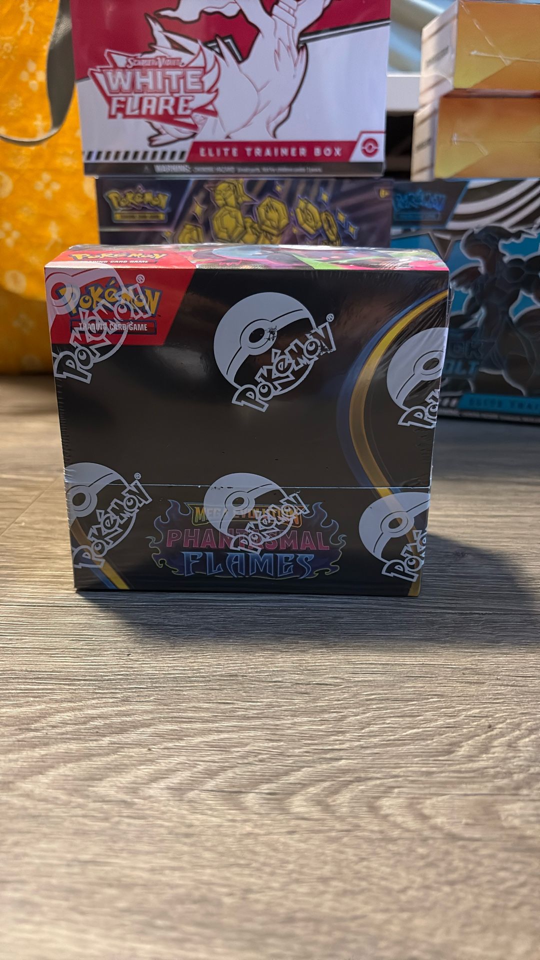 Phantasmal flames Booster Box