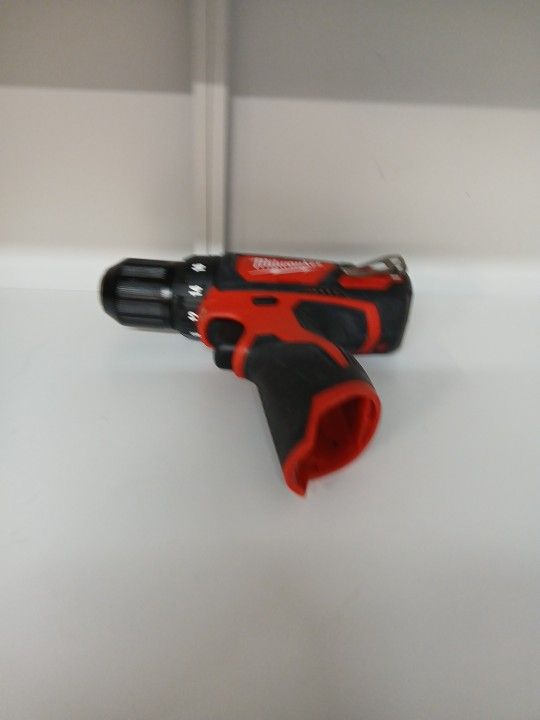 Milwaukee New M12 Drill/driver