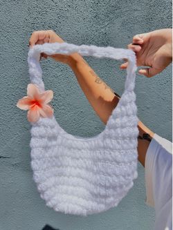 Crochet bubble shoulder purse