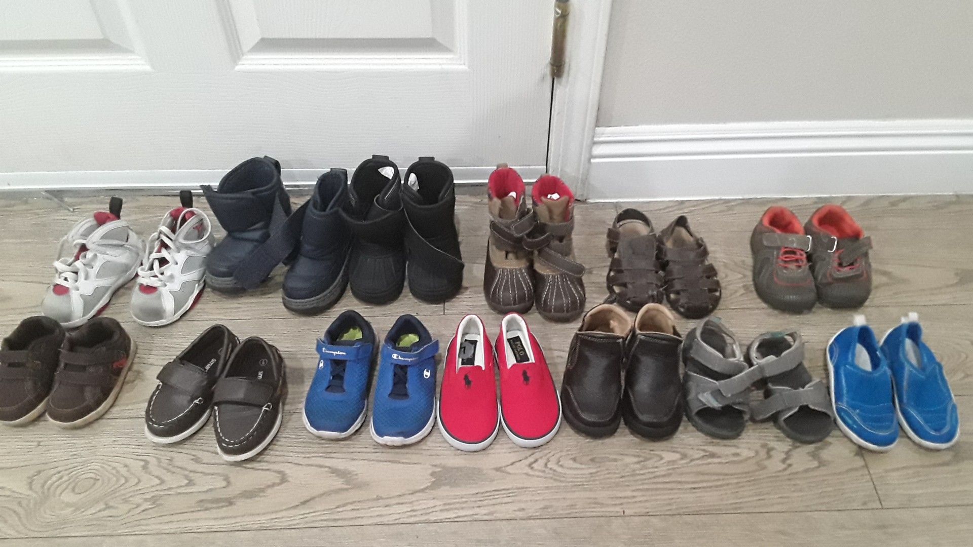 Kids/toddler shoes/snow boots