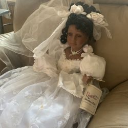DUCK HOUSE- HEIRLOOM DOLLS!  Collectible Porcelain Wedding Bride Doll!
