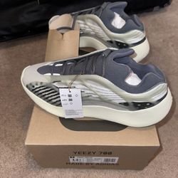 Yeezy 700 V3 Azael