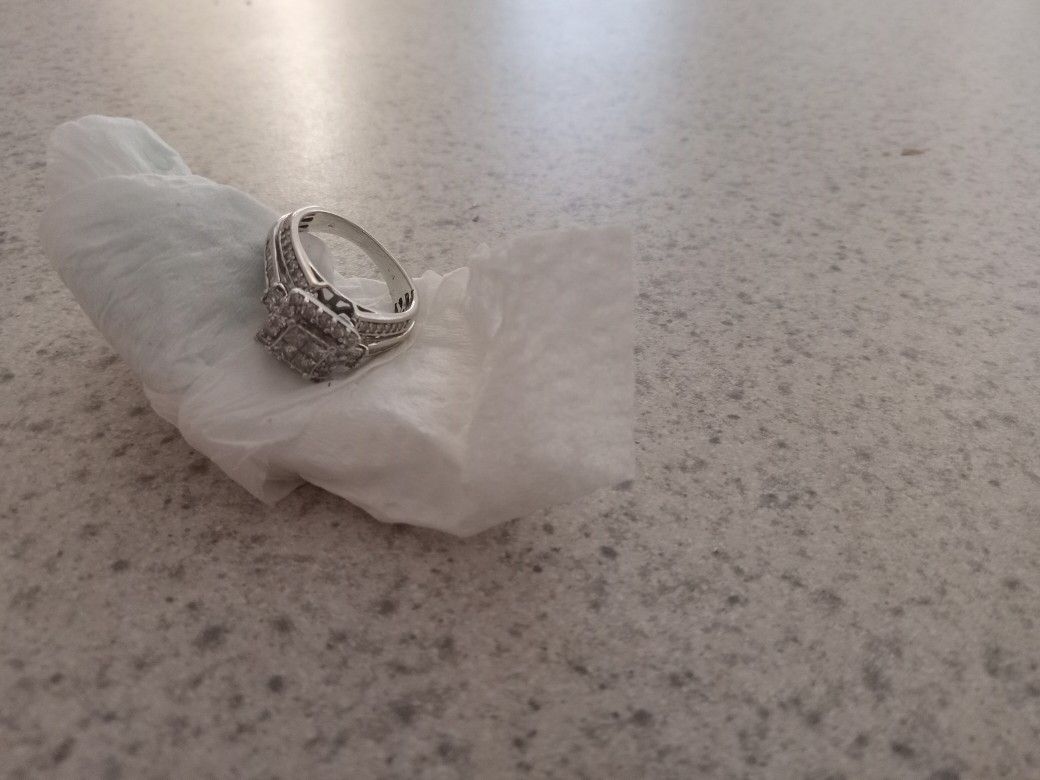 1ct Diamond Ring 10k White Gold