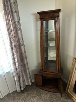 Curio cabinet (Ethan Allan)